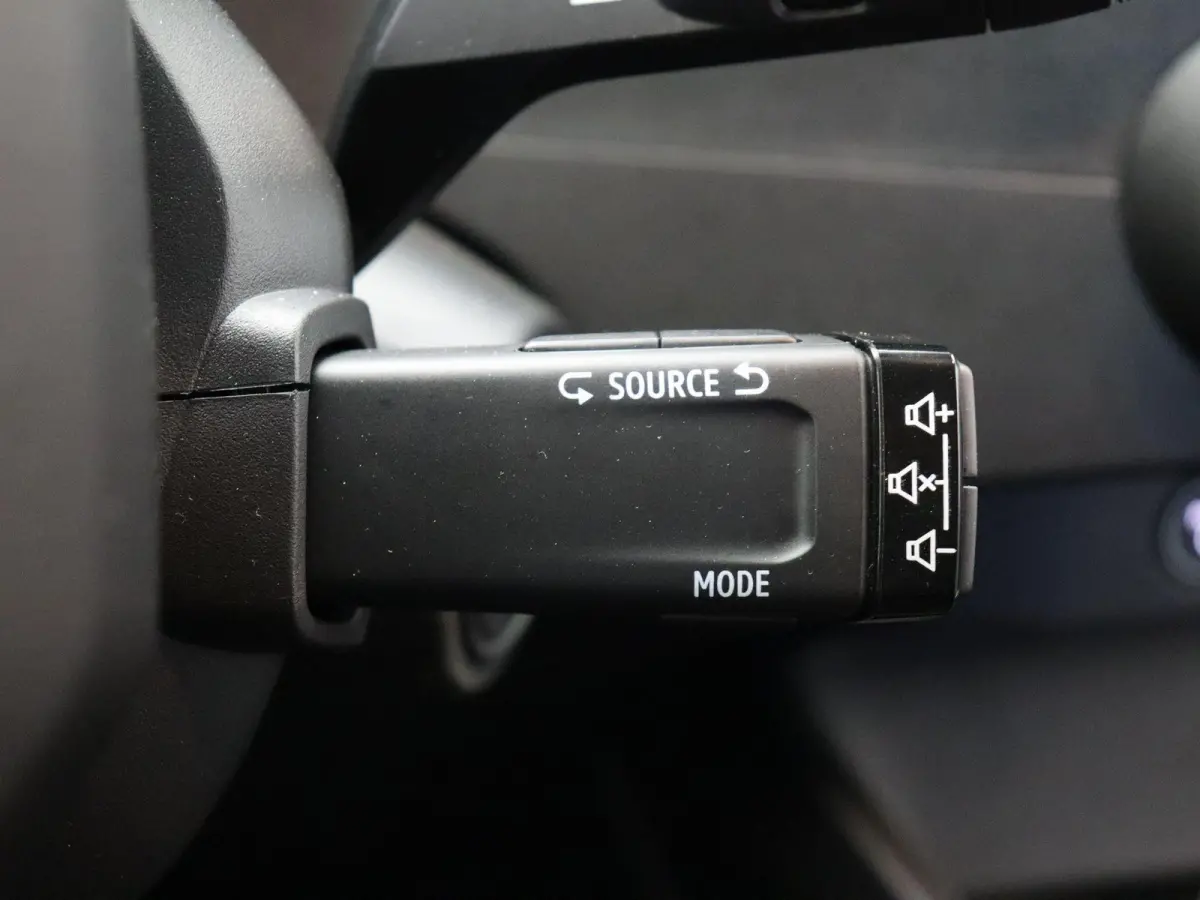 urban range techno 27.5 kWh | Stoelverwarming | Adaptive Cruise Control | Achteruitrijcamera | Climate Control |