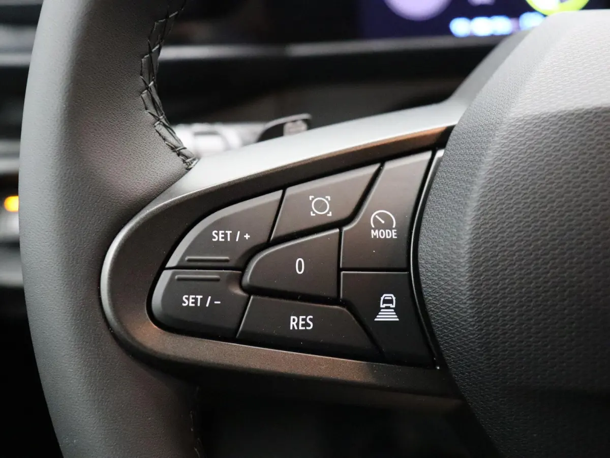 urban range techno 27.5 kWh | Stoelverwarming | Adaptive Cruise Control | Achteruitrijcamera | Climate Control |