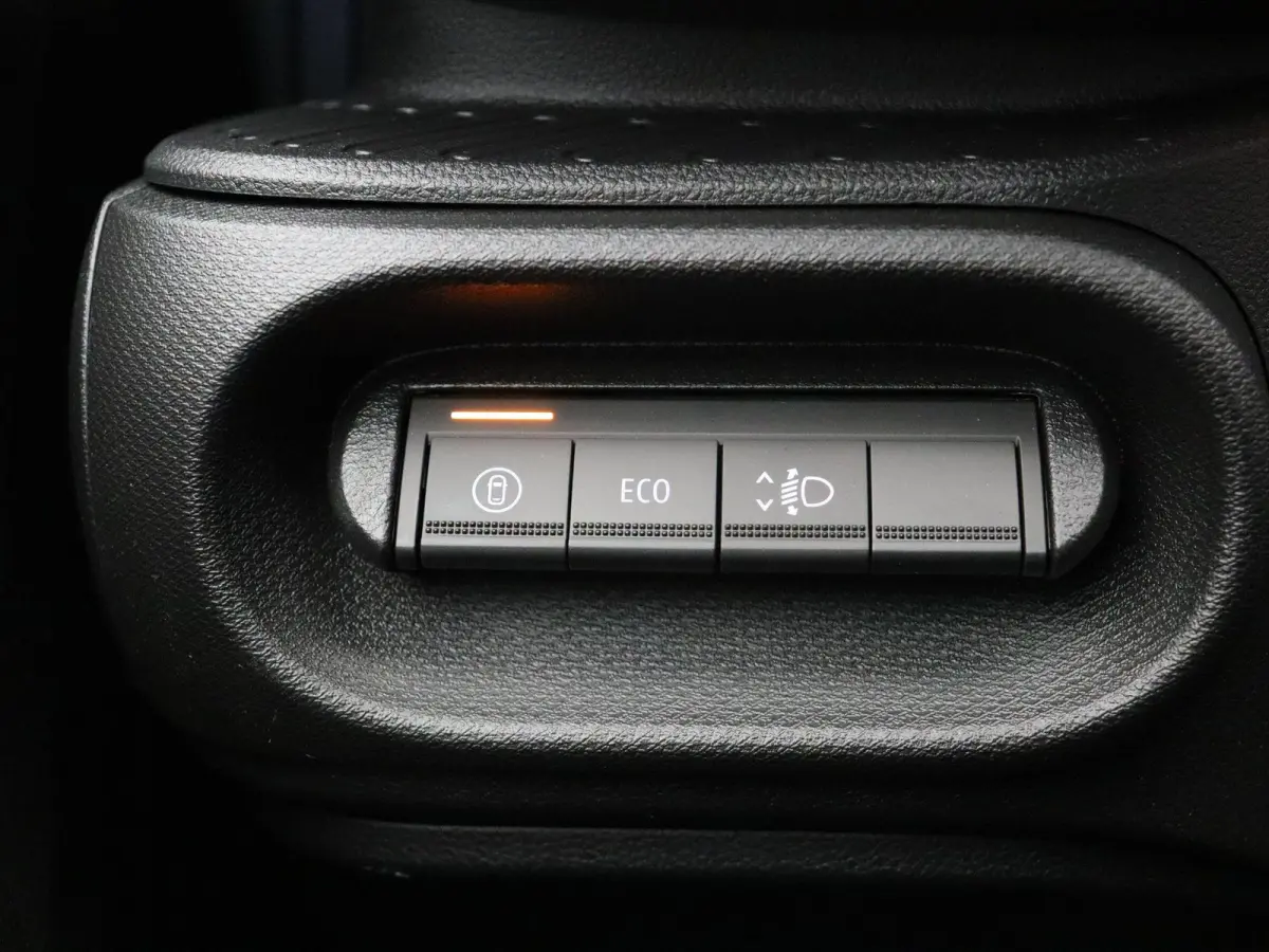 urban range techno 27.5 kWh | Stoelverwarming | Adaptive Cruise Control | Achteruitrijcamera | Climate Control |