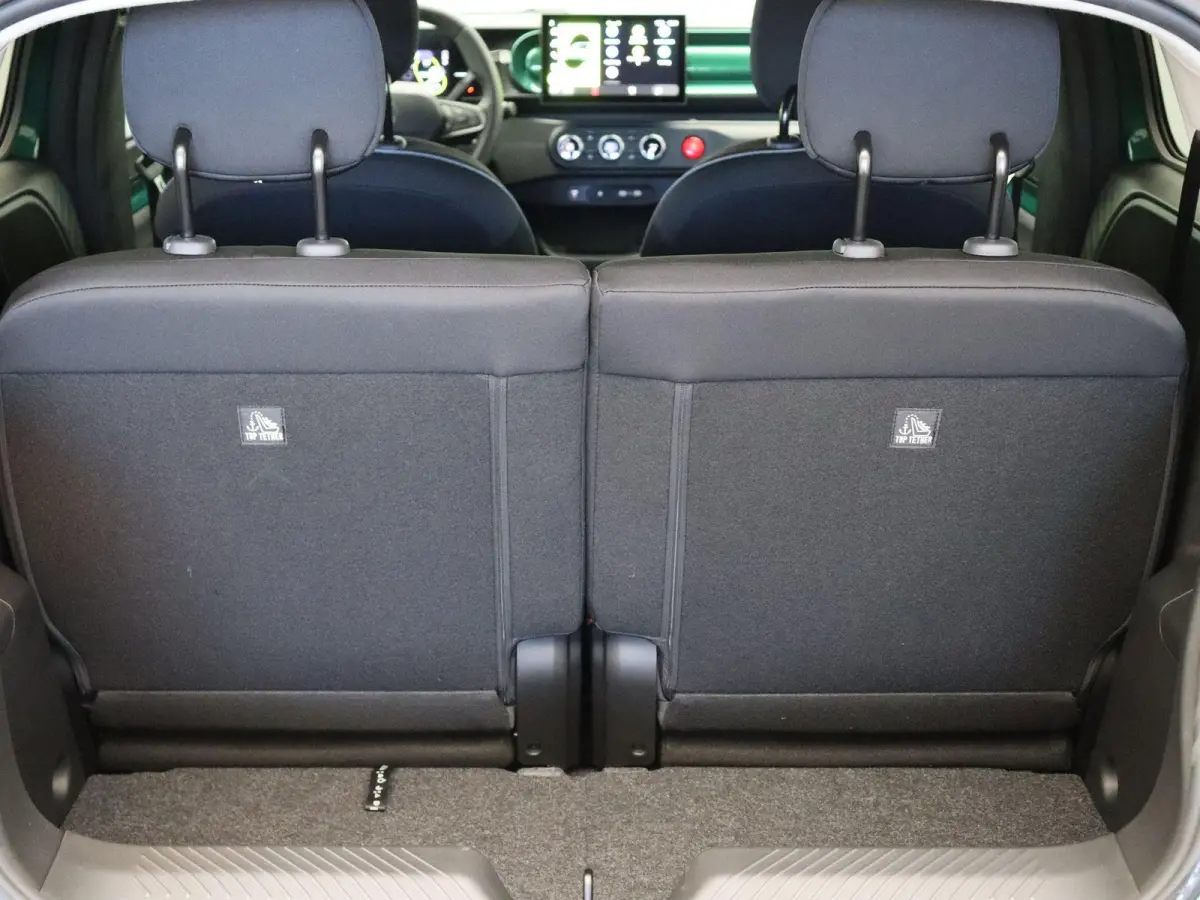 urban range techno 27.5 kWh | Stoelverwarming | Adaptive Cruise Control | Achteruitrijcamera | Climate Control |