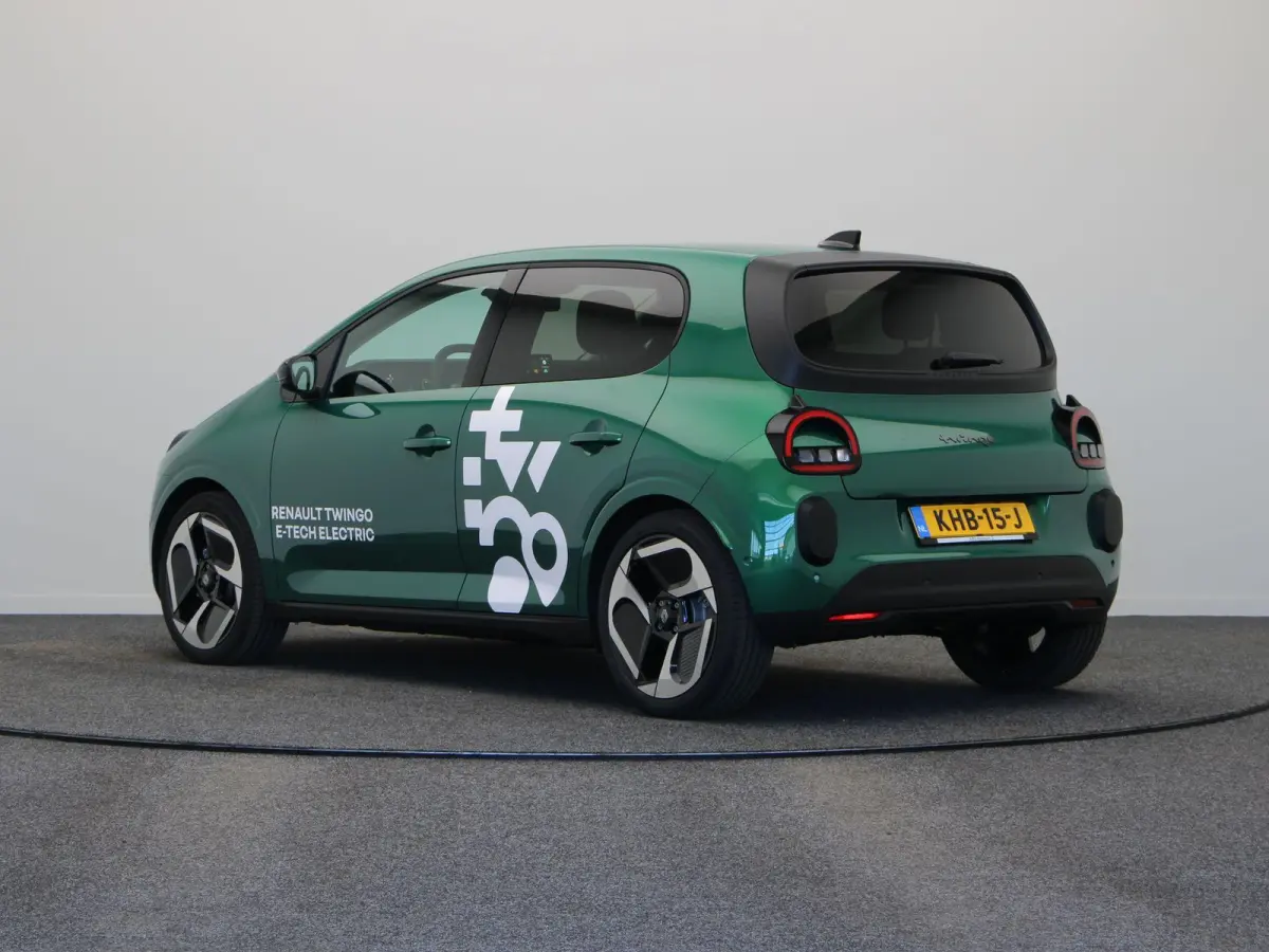 urban range techno 27.5 kWh | Stoelverwarming | Adaptive Cruise Control | Achteruitrijcamera | Climate Control |