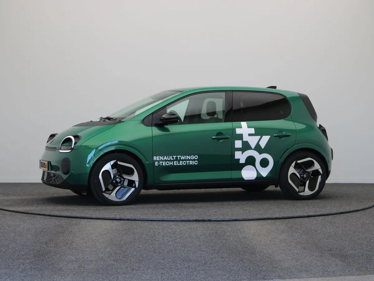 urban range techno 27.5 kWh | Stoelverwarming | Adaptive Cruise Control | Achteruitrijcamera | Climate Control |