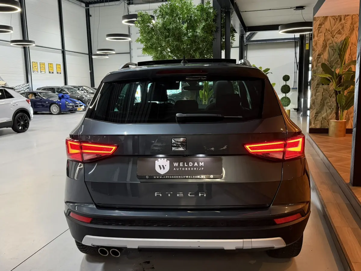 1.5 TSI Xcellence|Pano|Alcantara|19" Zwarte Velgen|360° Camera|Keyless|Sfeerverlichting|Virtueel Cockpit|Rijklaar