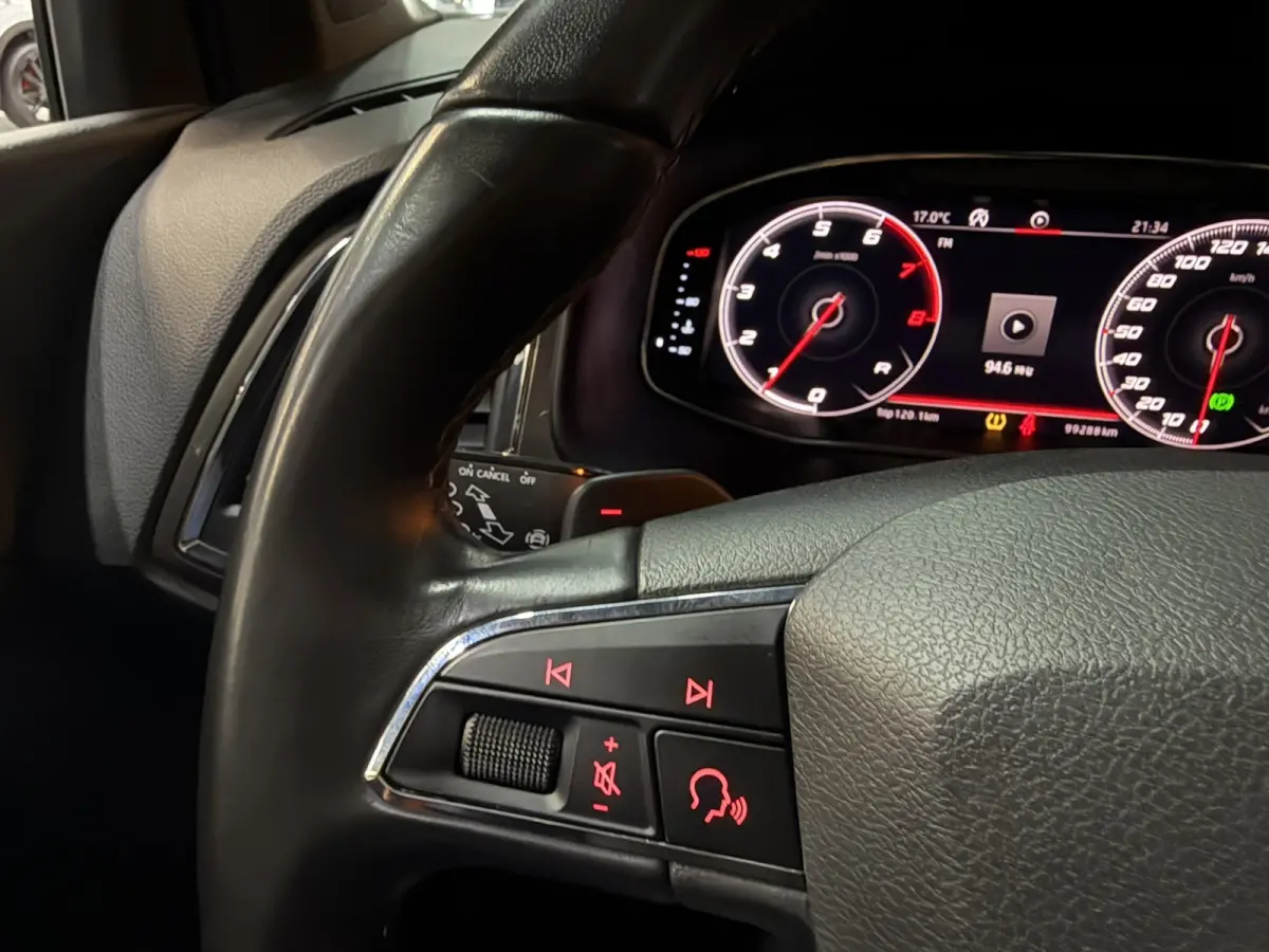 1.5 TSI Xcellence|Pano|Alcantara|19" Zwarte Velgen|360° Camera|Keyless|Sfeerverlichting|Virtueel Cockpit|Rijklaar