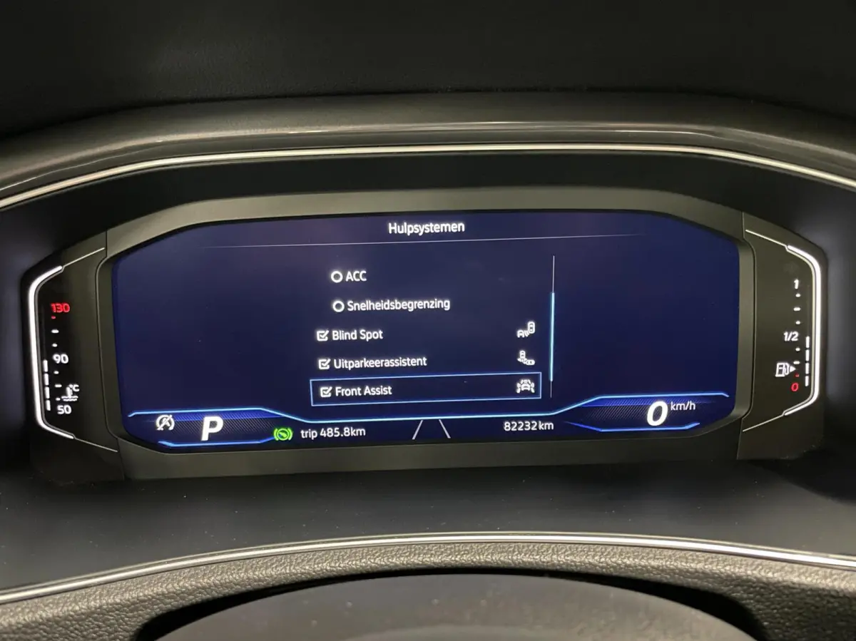 1.5 TSI 2x R-Line/ Camera/ 18'LMV/ Trekhaak