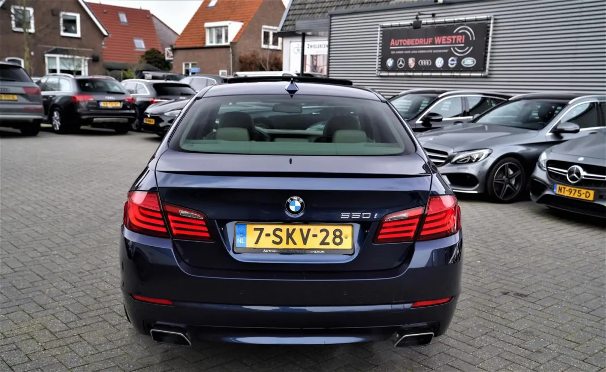 550i High Executive | M-pakket | Adaptieve cruise | Botswaarschuwing | Trekhaak elektrisch | Schuif/kanteldak | HuD |