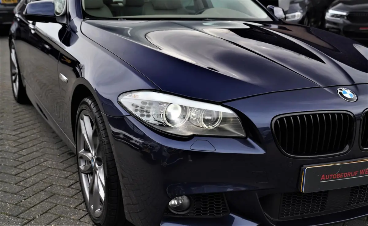 550i High Executive | M-pakket | Adaptieve cruise | Botswaarschuwing | Trekhaak elektrisch | Schuif/kanteldak | HuD |