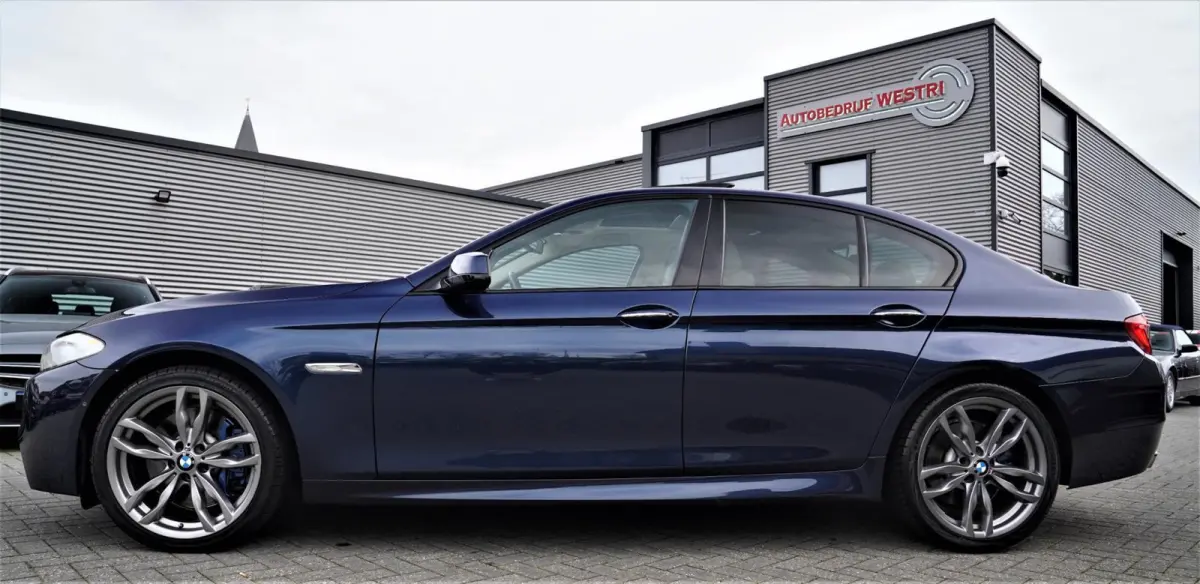 550i High Executive | M-pakket | Adaptieve cruise | Botswaarschuwing | Trekhaak elektrisch | Schuif/kanteldak | HuD |