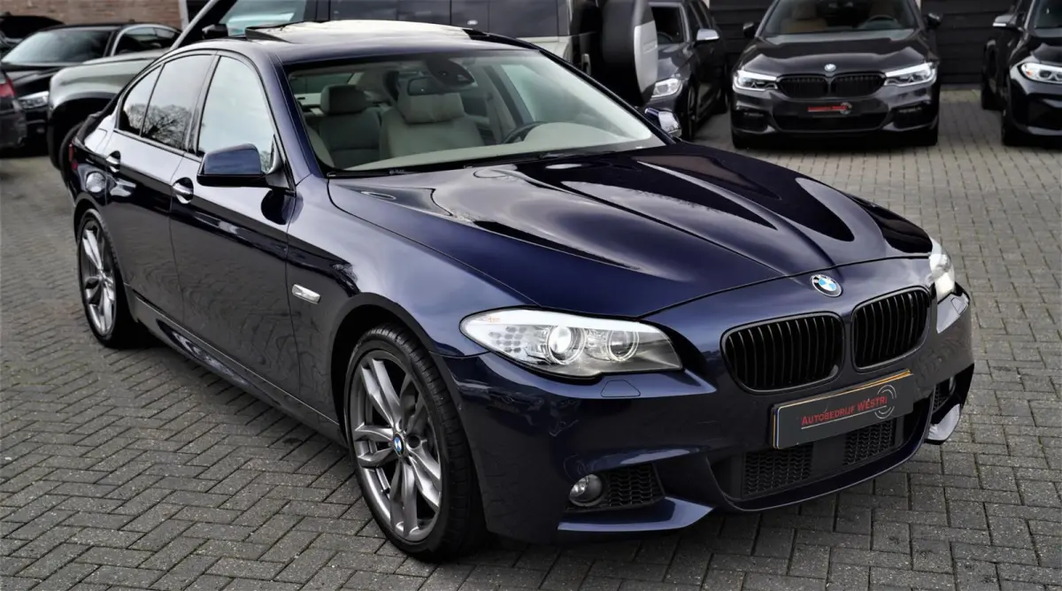 550i High Executive | M-pakket | Adaptieve cruise | Botswaarschuwing | Trekhaak elektrisch | Schuif/kanteldak | HuD |