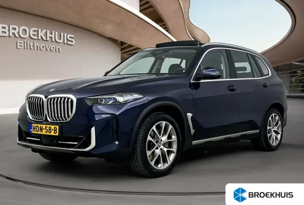 xDrive50e |  Connected Package Professional | Trekhaak elektrisch bedienbaar | Panoramadak | PDC V+A en 360 camera | Driving Assistant Prof | Innovation / Travel / Warmtecomfort Pack |