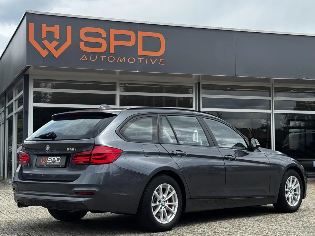 318i High Executive|LED|Trekhaak|Automaa
