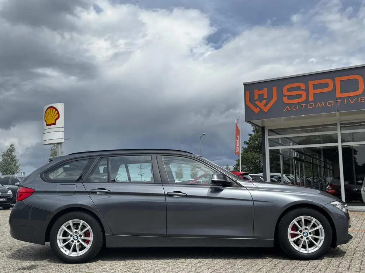 318i High Executive|LED|Trekhaak|Automaa