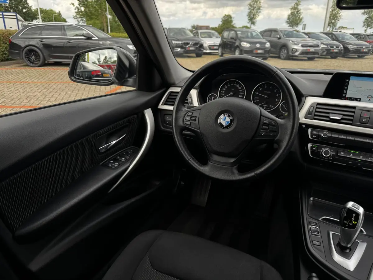318i High Executive|LED|Trekhaak|Automaa