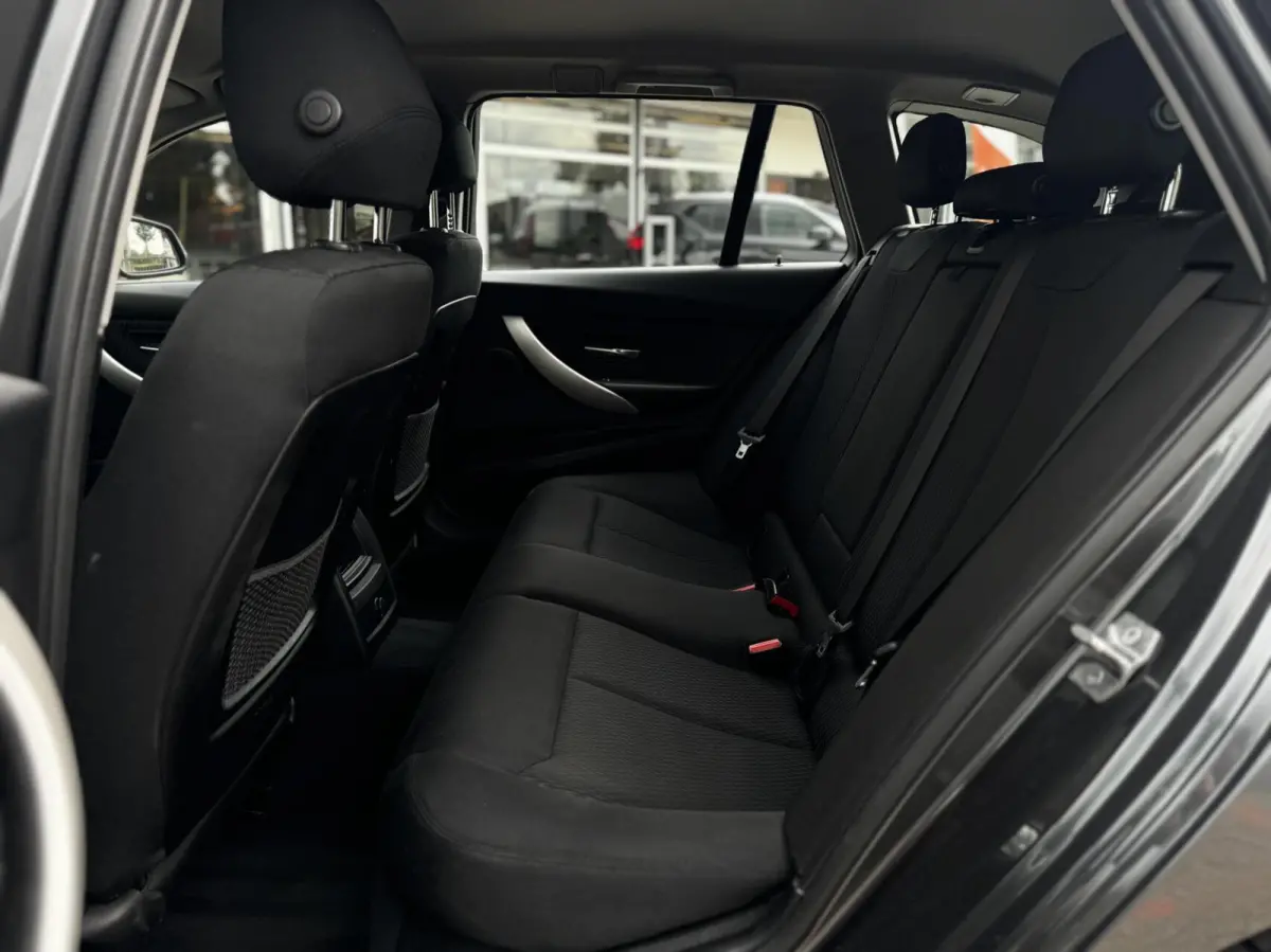 318i High Executive|LED|Trekhaak|Automaa
