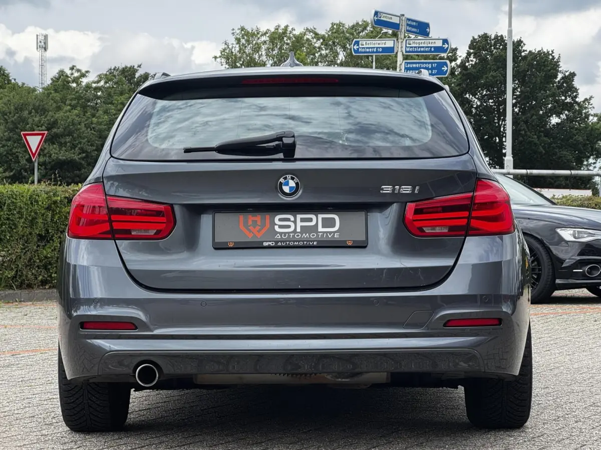 318i High Executive|LED|Trekhaak|Automaa