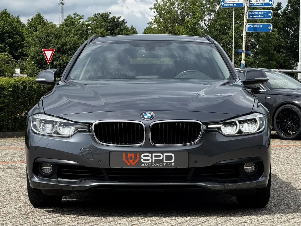 318i High Executive|LED|Trekhaak|Automaa