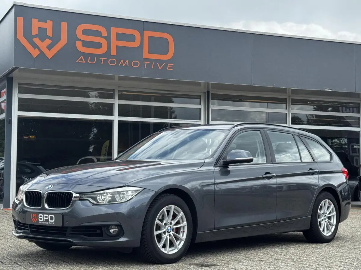 318i High Executive|LED|Trekhaak|Automaa