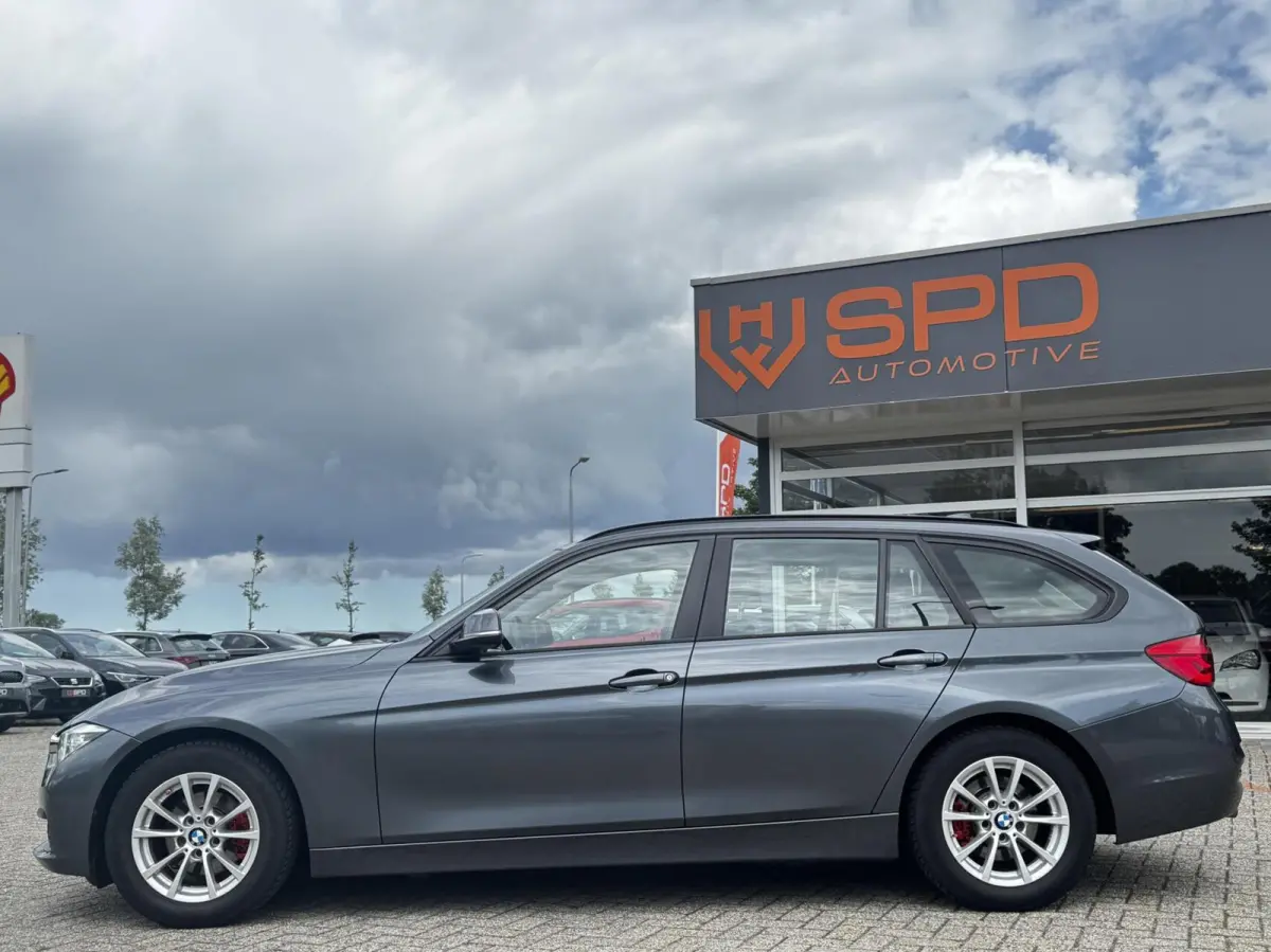 318i High Executive|LED|Trekhaak|Automaa