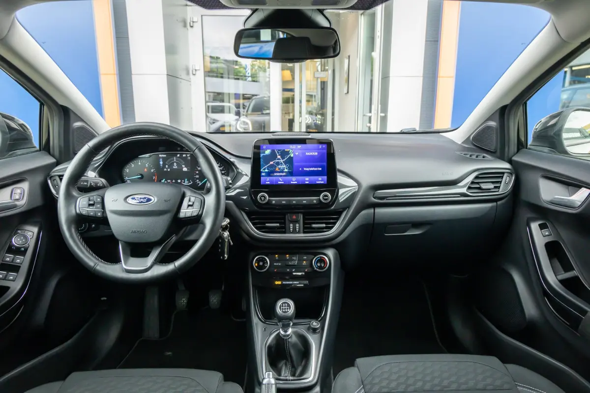 1.0 EcoBoost Titanium | Trekhaak Afneembaar | Stoel/Stuur/Vooruitvewarming | Cruise control | Apple Carplay/Android Auto | Parkeersensoren Achter | Apple Carplay/Android Auto|telefoonintegra