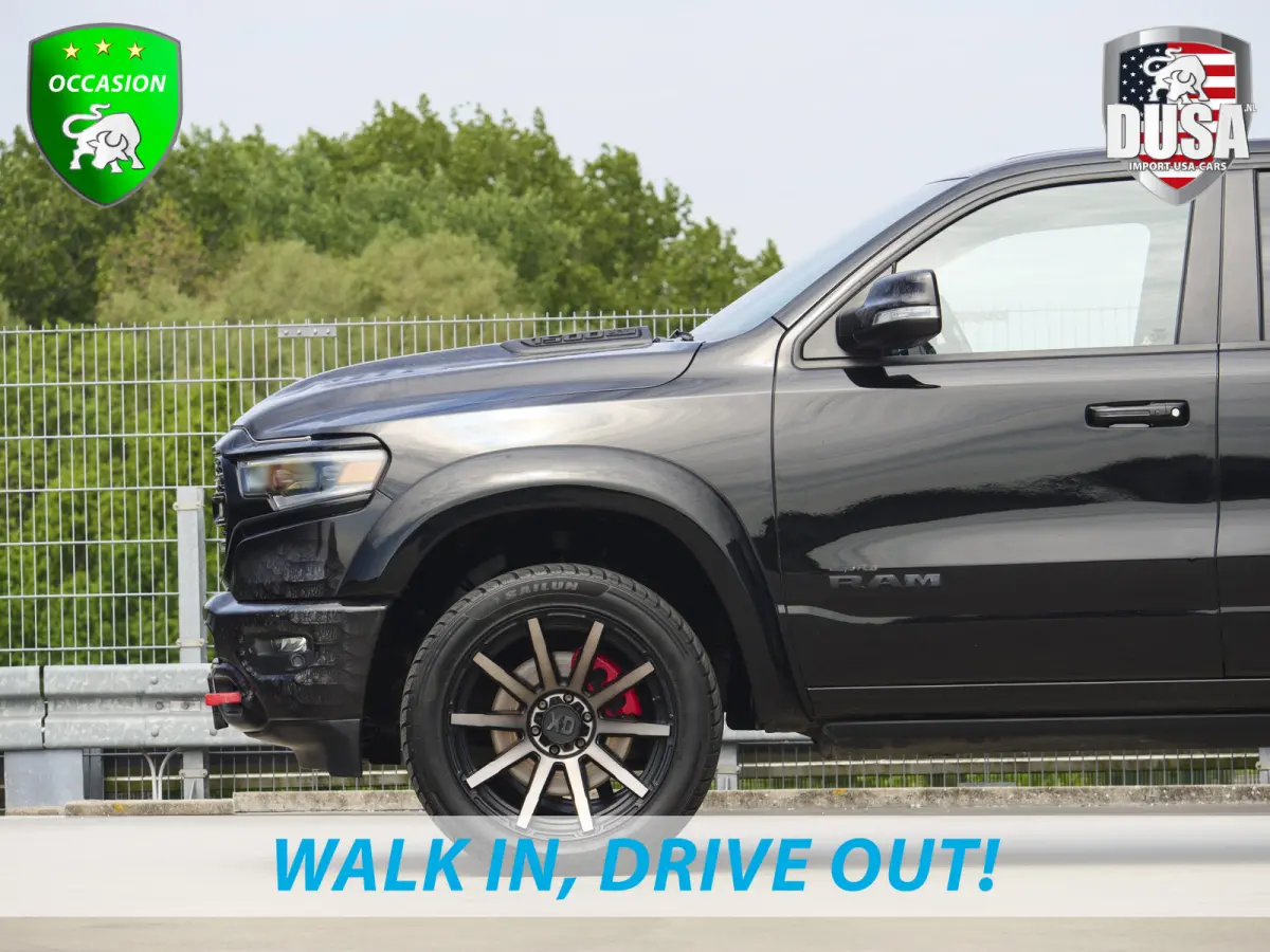 1500 Limited | 5.7 V8 | 4x4 Crew Cab | 5'7 | Guerrilla Exhaust | LED Pack | Flipcover | RAMBAR | Cobra Wrap | Chameleon Tint