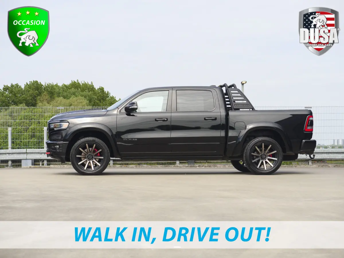 1500 Limited | 5.7 V8 | 4x4 Crew Cab | 5'7 | Guerrilla Exhaust | LED Pack | Flipcover | RAMBAR | Cobra Wrap | Chameleon Tint