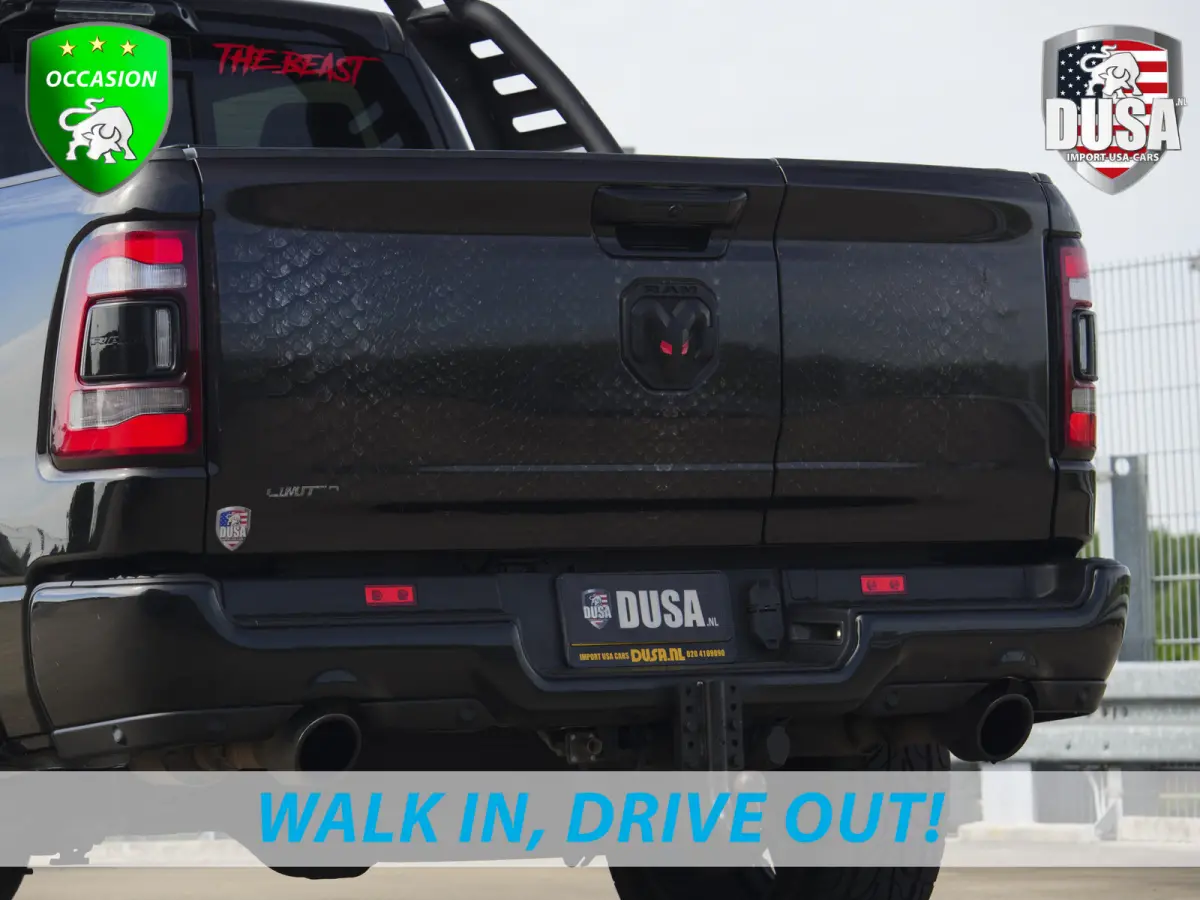 1500 Limited | 5.7 V8 | 4x4 Crew Cab | 5'7 | Guerrilla Exhaust | LED Pack | Flipcover | RAMBAR | Cobra Wrap | Chameleon Tint