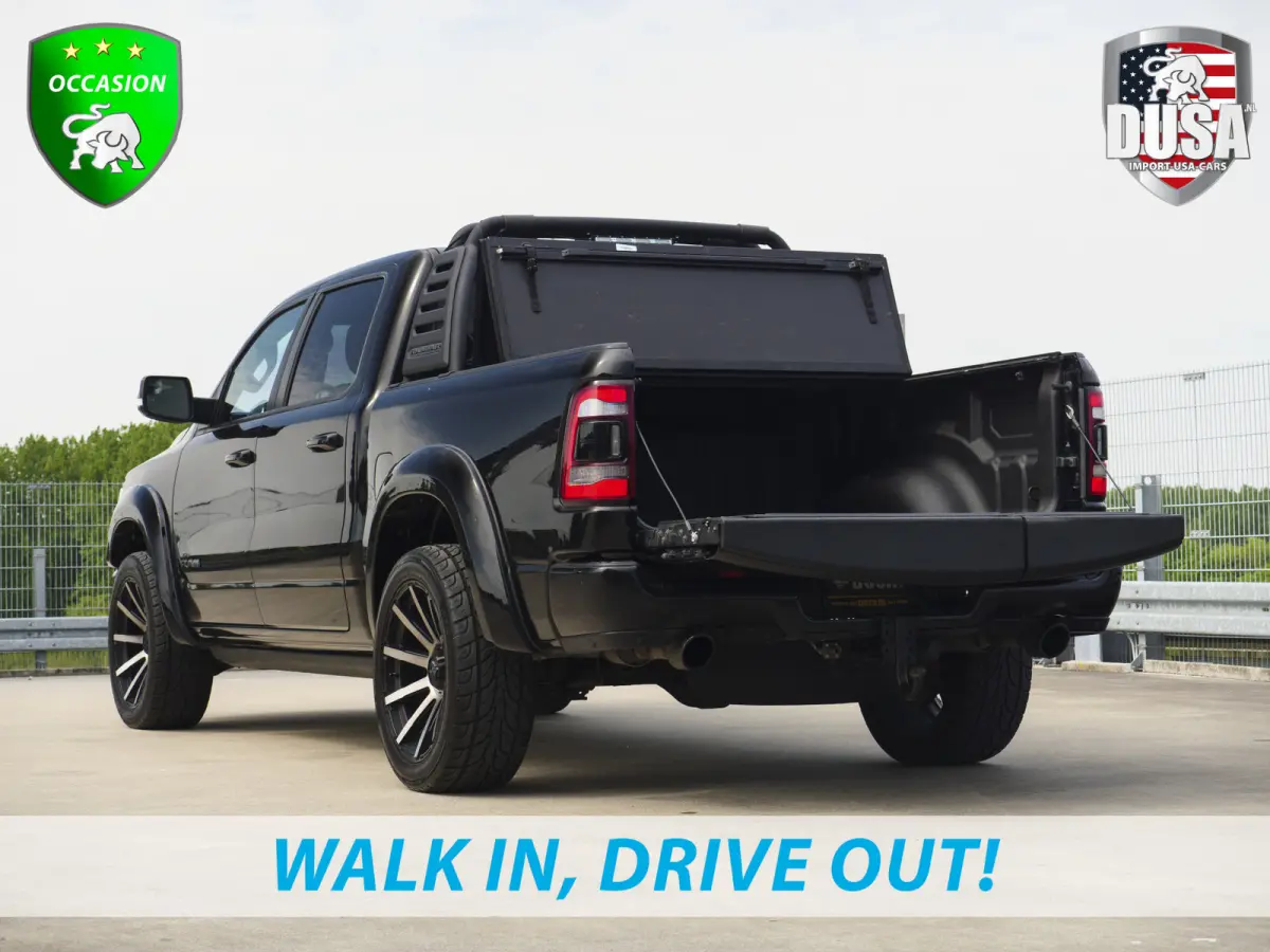 1500 Limited | 5.7 V8 | 4x4 Crew Cab | 5'7 | Guerrilla Exhaust | LED Pack | Flipcover | RAMBAR | Cobra Wrap | Chameleon Tint