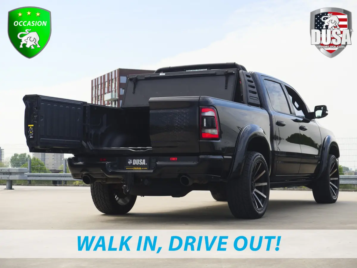 1500 Limited | 5.7 V8 | 4x4 Crew Cab | 5'7 | Guerrilla Exhaust | LED Pack | Flipcover | RAMBAR | Cobra Wrap | Chameleon Tint