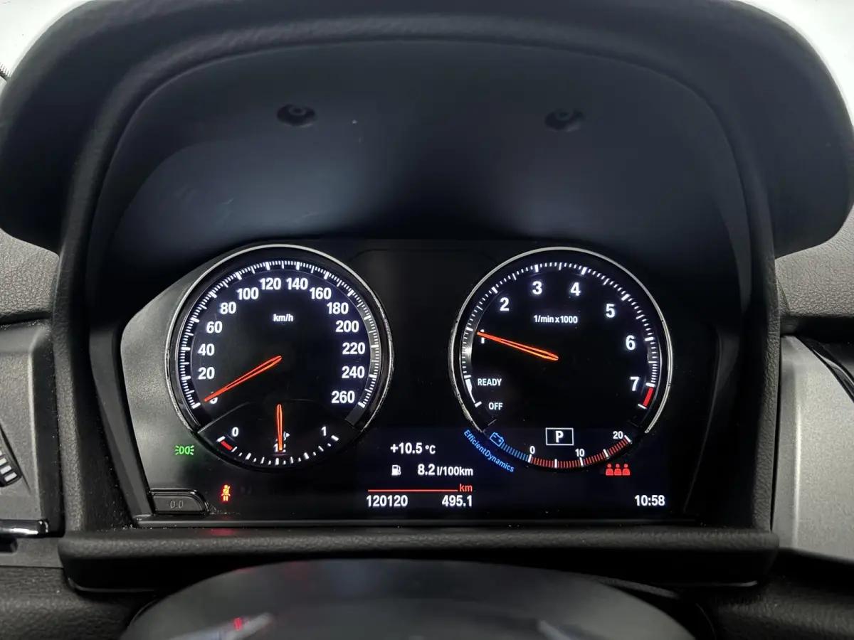 218i Corporate Lease Executive Navigatie Airco Cruise Control Lichtmetalenvelgen Parkeersensoren
