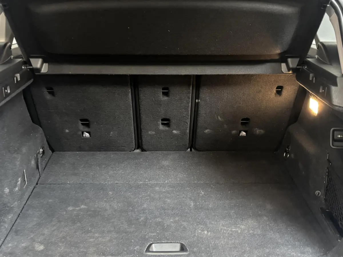 218i Corporate Lease Executive Navigatie Airco Cruise Control Lichtmetalenvelgen Parkeersensoren