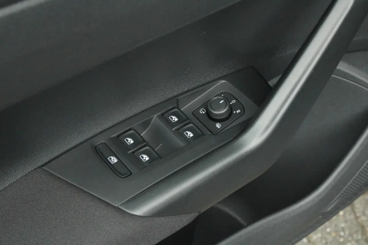 1.0 TSI 95 pk Life Edition | Apple CarPlay/Android Auto | Travel Assist | Achteruitrijcamera