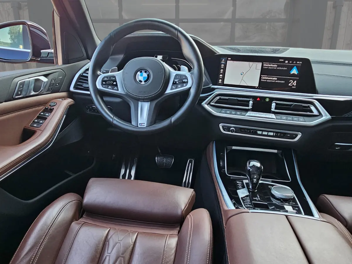 xDrive45e High Executive M-Sport | Luchtvering |  Elek. trekhaak | Safety pack | Achterasbesturing | HUD | M aerodynamica | Leder |