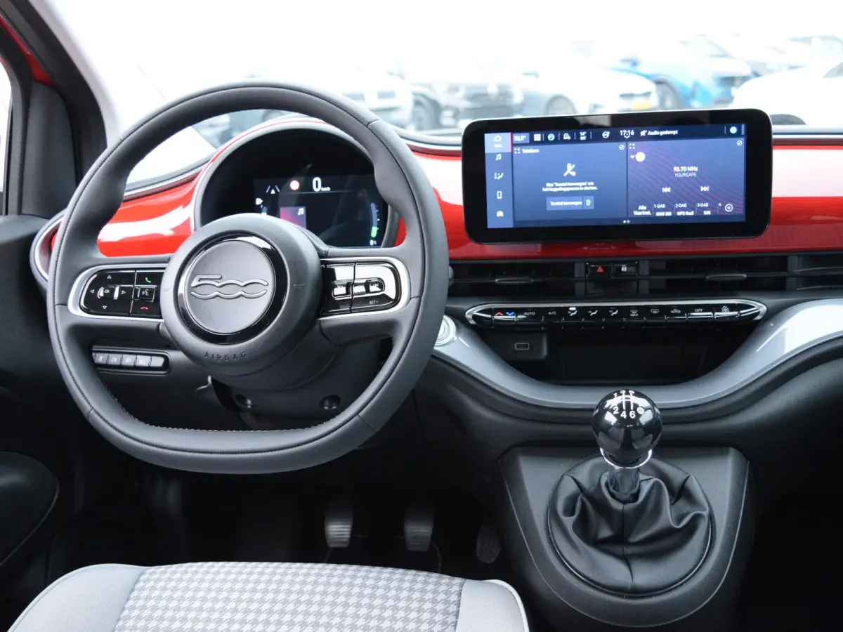 Hybrid Torino Launch Edition | Clima | Carplay | PDC | Priv Glass | Rosso Passione