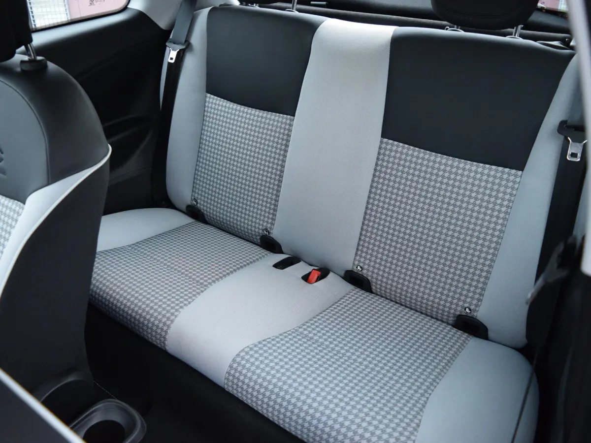 Hybrid Torino Launch Edition | Clima | Carplay | PDC | Priv Glass | Rosso Passione