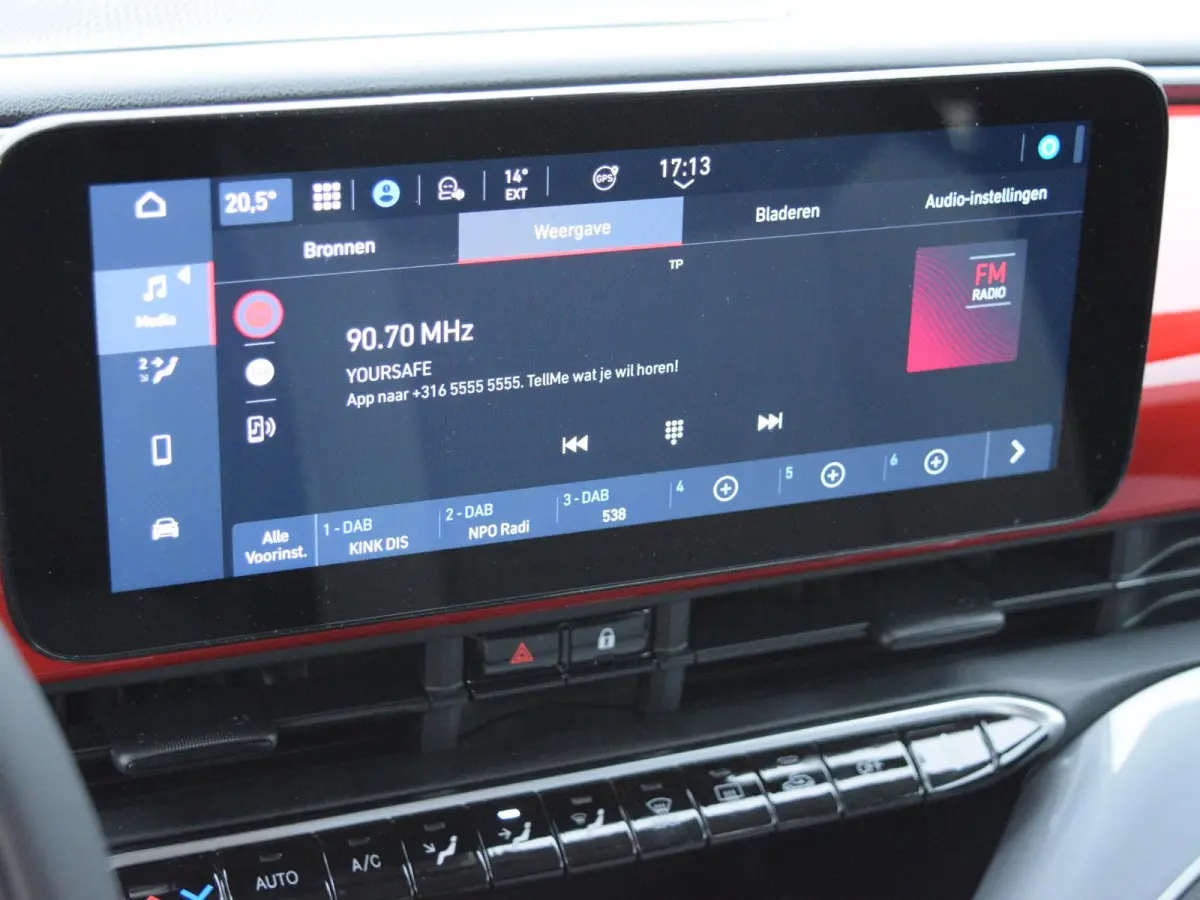 Hybrid Torino Launch Edition | Clima | Carplay | PDC | Priv Glass | Rosso Passione