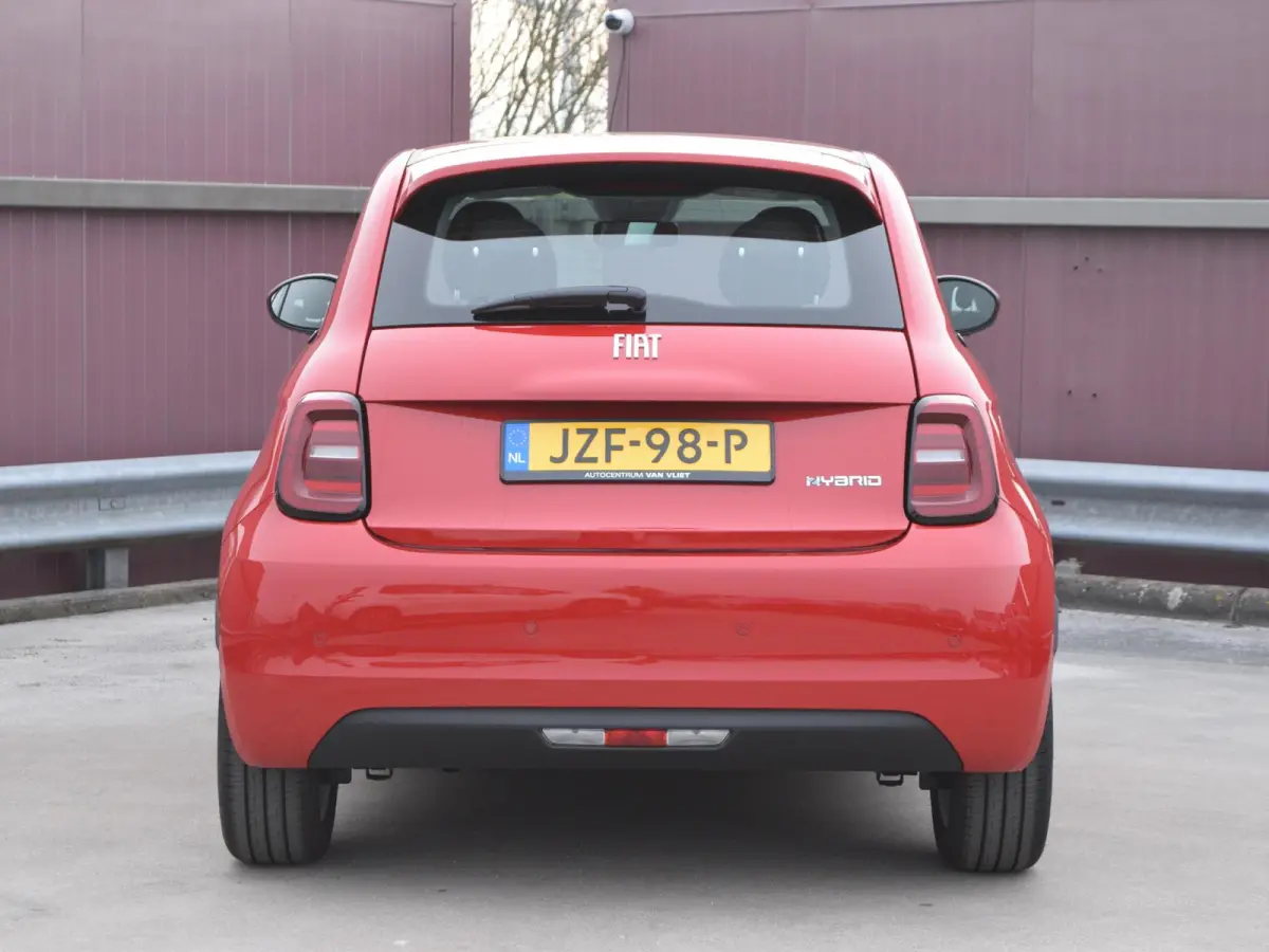 Hybrid Torino Launch Edition | Clima | Carplay | PDC | Priv Glass | Rosso Passione