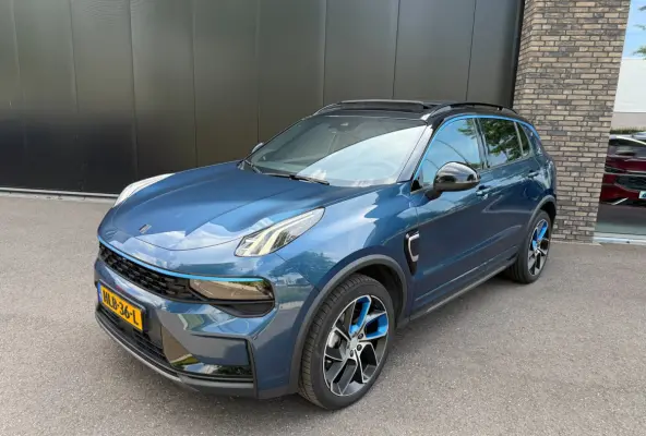 1.5 More PHEV Panorama, Winter pack, Zwarte hemel, Navi, Camera etc. etc.