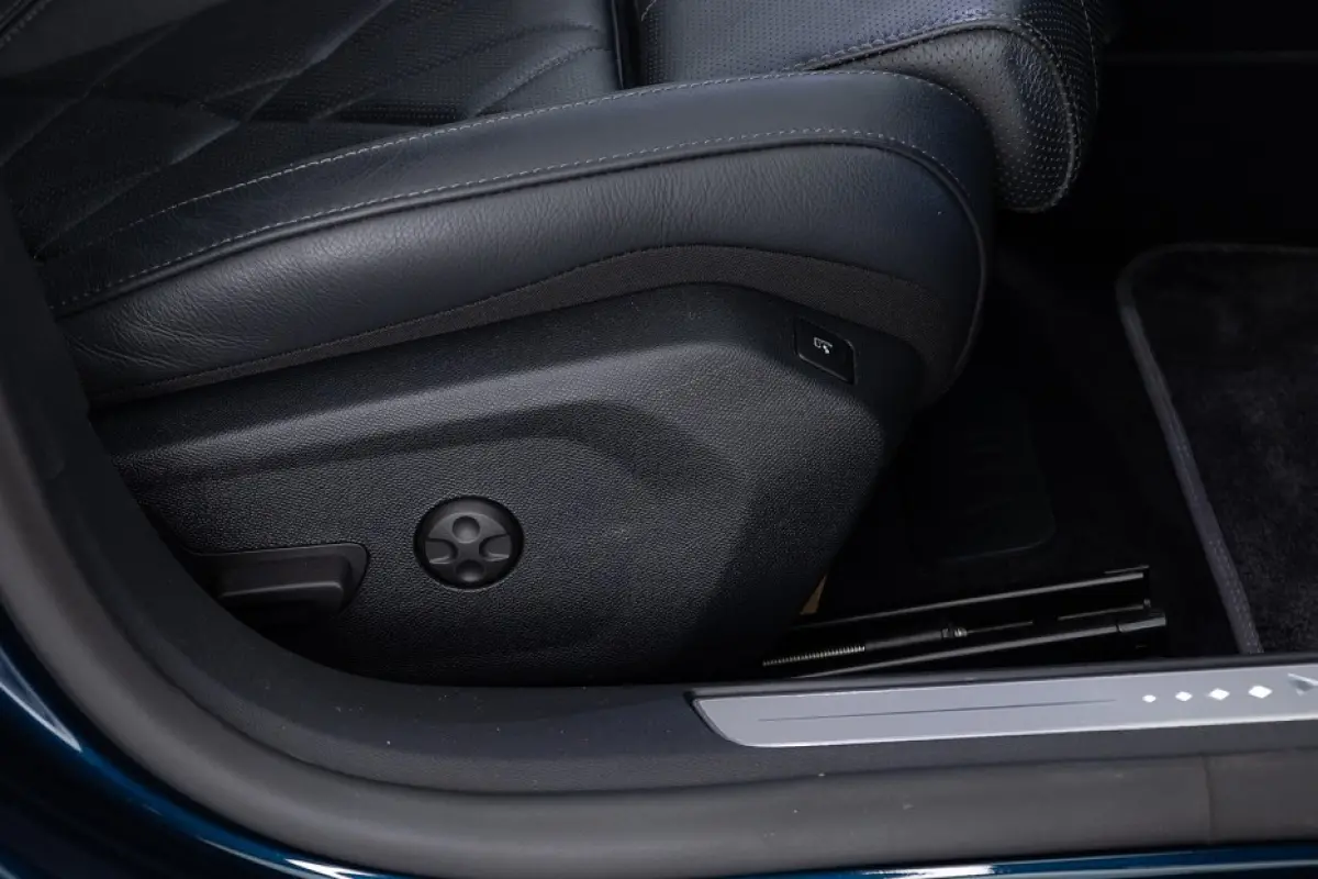 E-Tense RIVOLI+ PHEV | LEDER | Full LED | CARPLAY |