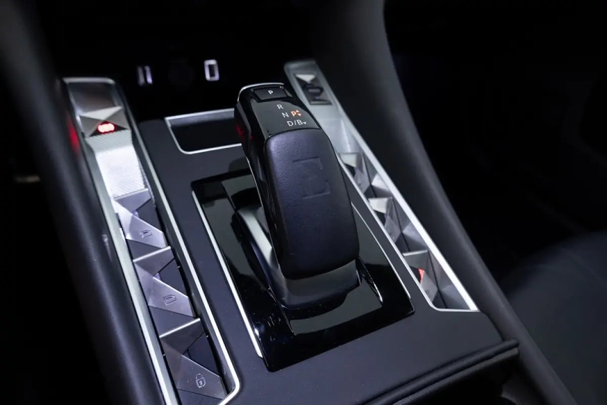 E-Tense RIVOLI+ PHEV | LEDER | Full LED | CARPLAY |