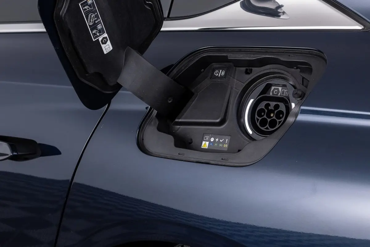 E-Tense RIVOLI+ PHEV | LEDER | Full LED | CARPLAY |