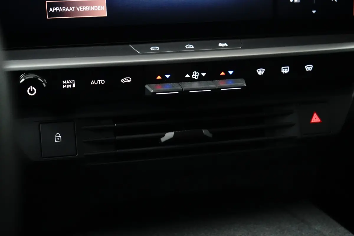 1.2 Turbo Hybrid GS 145PK Automaat | Adaptive Cruise Control | Camera Voor / Achter | Navigatie | Apple Carplay / Android Auto | Keyless | | Comfortstoel(en) | Connected services | DAB ontva