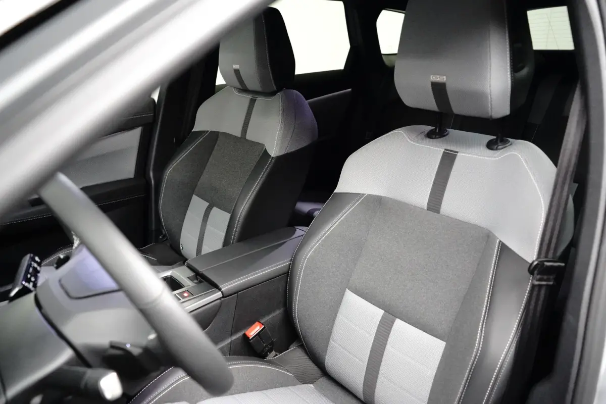 1.2 Turbo Hybrid GS 145PK Automaat | Adaptive Cruise Control | Camera Voor / Achter | Navigatie | Apple Carplay / Android Auto | Keyless | | Comfortstoel(en) | Connected services | DAB ontva