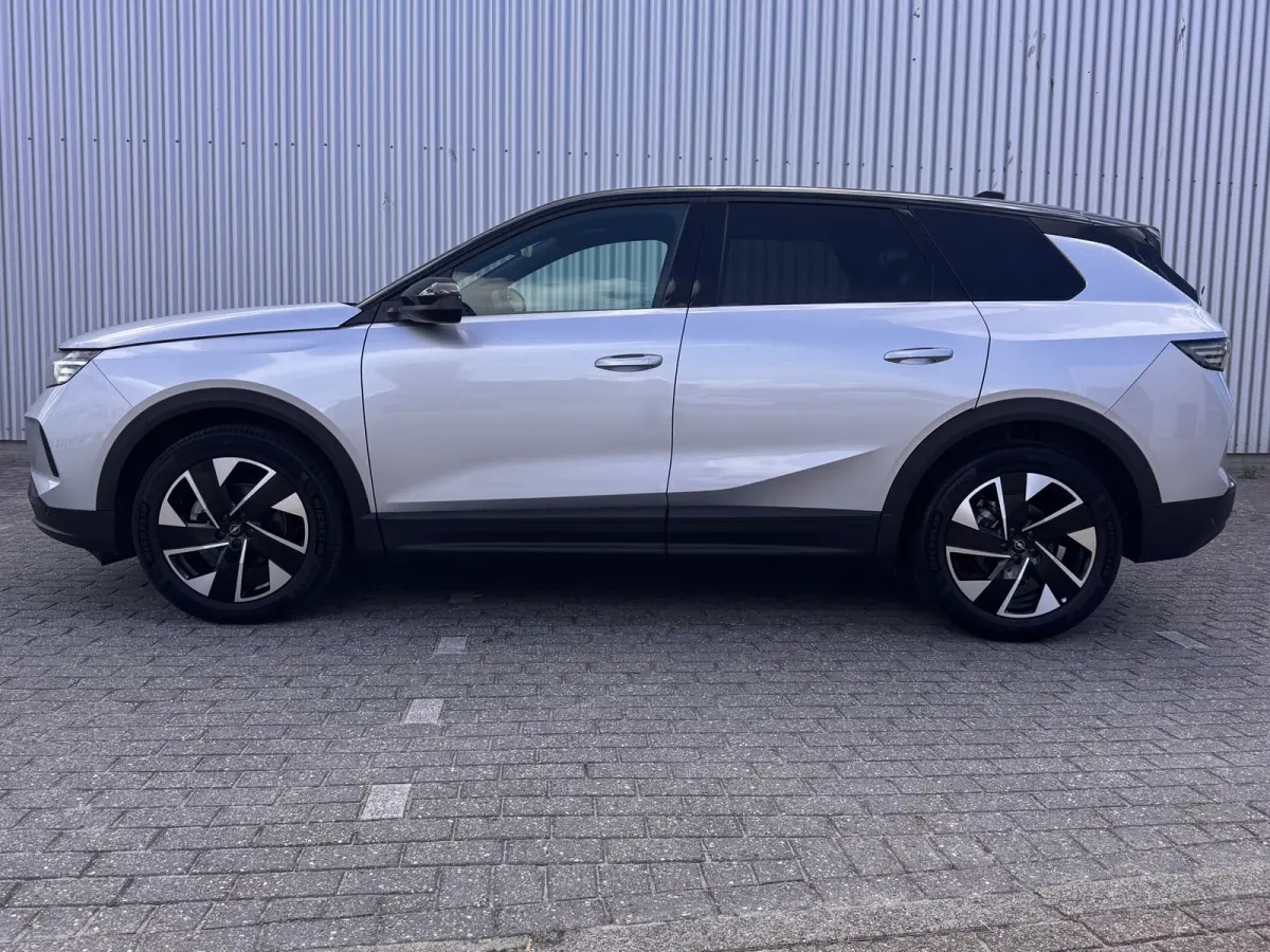 1.2 Turbo Hybrid GS 145PK Automaat | Adaptive Cruise Control | Camera Voor / Achter | Navigatie | Apple Carplay / Android Auto | Keyless | | Comfortstoel(en) | Connected services | DAB ontva