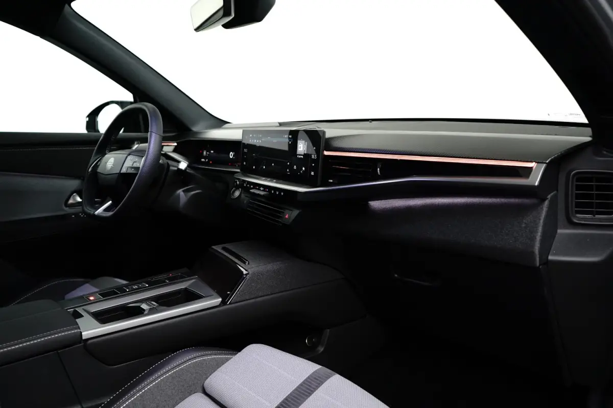 1.2 Turbo Hybrid GS 145PK Automaat | Adaptive Cruise Control | Camera Voor / Achter | Navigatie | Apple Carplay / Android Auto | Keyless | | Comfortstoel(en) | Connected services | DAB ontva