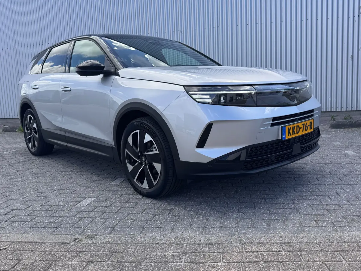 1.2 Turbo Hybrid GS 145PK Automaat | Adaptive Cruise Control | Camera Voor / Achter | Navigatie | Apple Carplay / Android Auto | Keyless | | Comfortstoel(en) | Connected services | DAB ontva