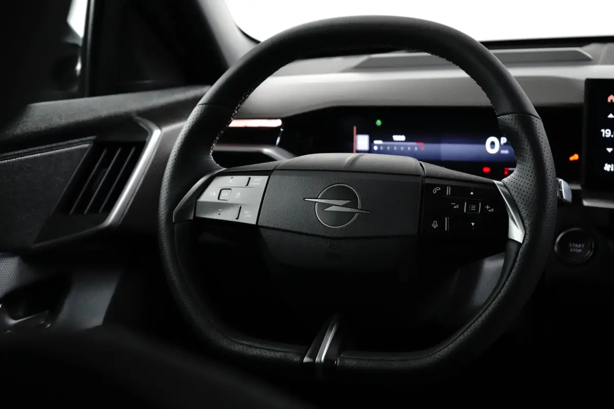 1.2 Turbo Hybrid GS 145PK Automaat | Adaptive Cruise Control | Camera Voor / Achter | Navigatie | Apple Carplay / Android Auto | Keyless | | Comfortstoel(en) | Connected services | DAB ontva