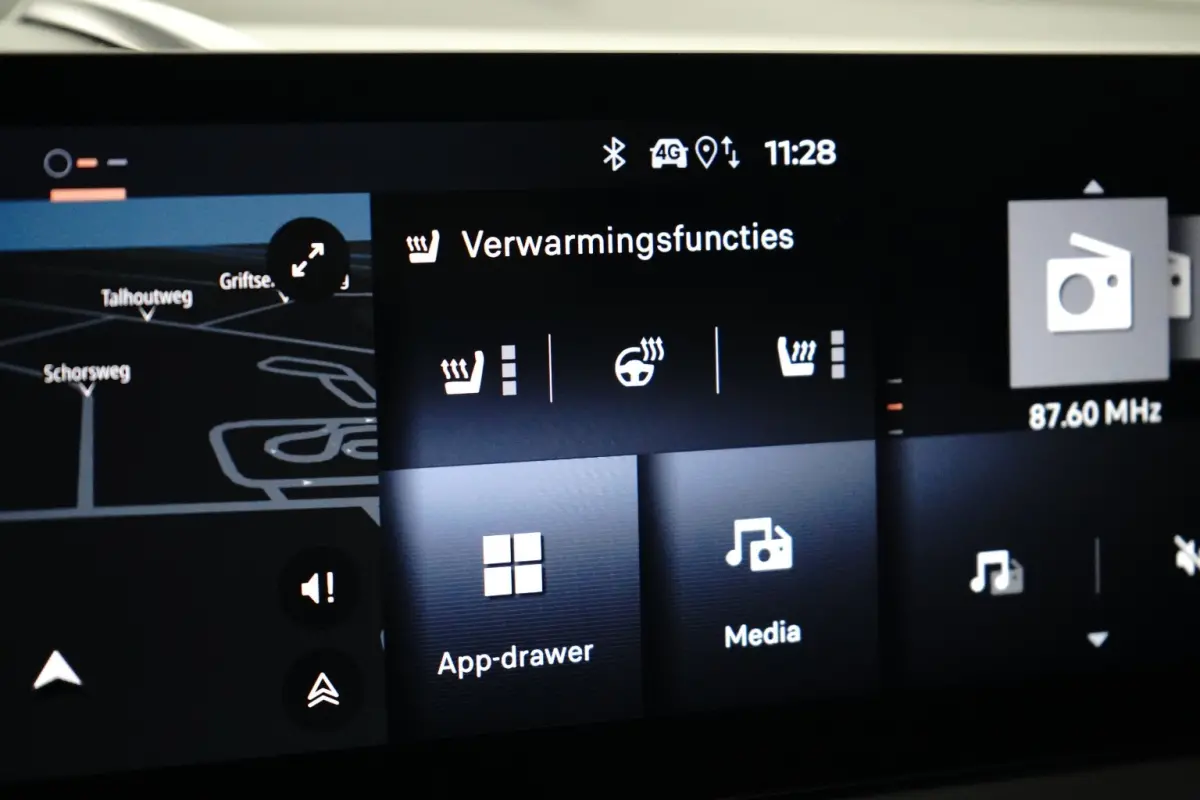 1.2 Turbo Hybrid GS 145PK Automaat | Adaptive Cruise Control | Camera Voor / Achter | Navigatie | Apple Carplay / Android Auto | Keyless | | Comfortstoel(en) | Connected services | DAB ontva