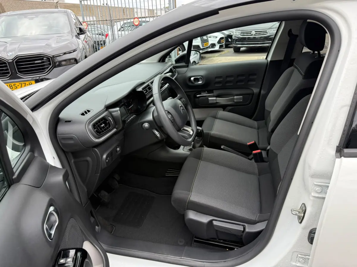 1.2 PureTech Feel, Facelift, Navi, Dealer auto