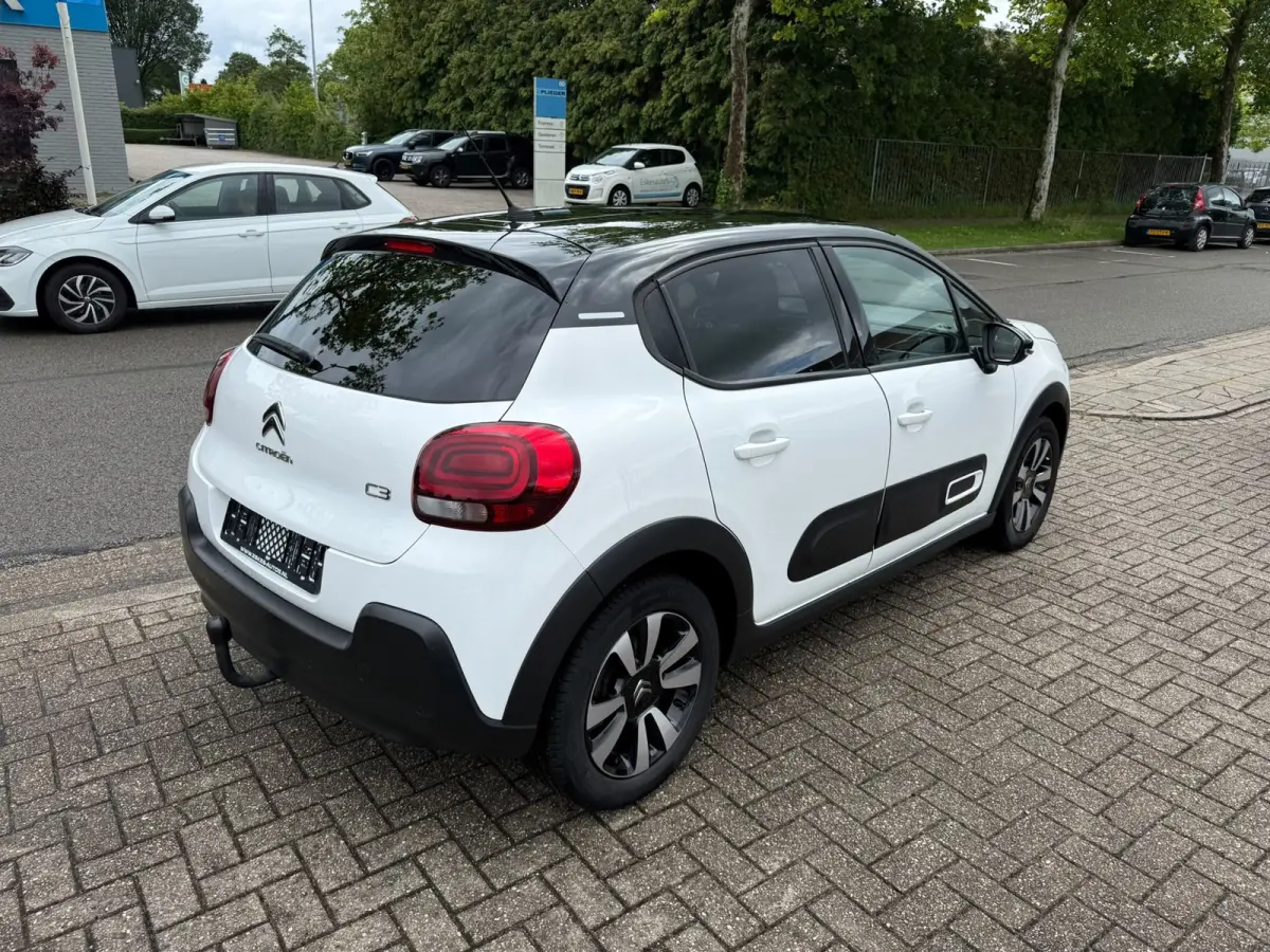 1.2 PureTech Feel, Facelift, Navi, Dealer auto