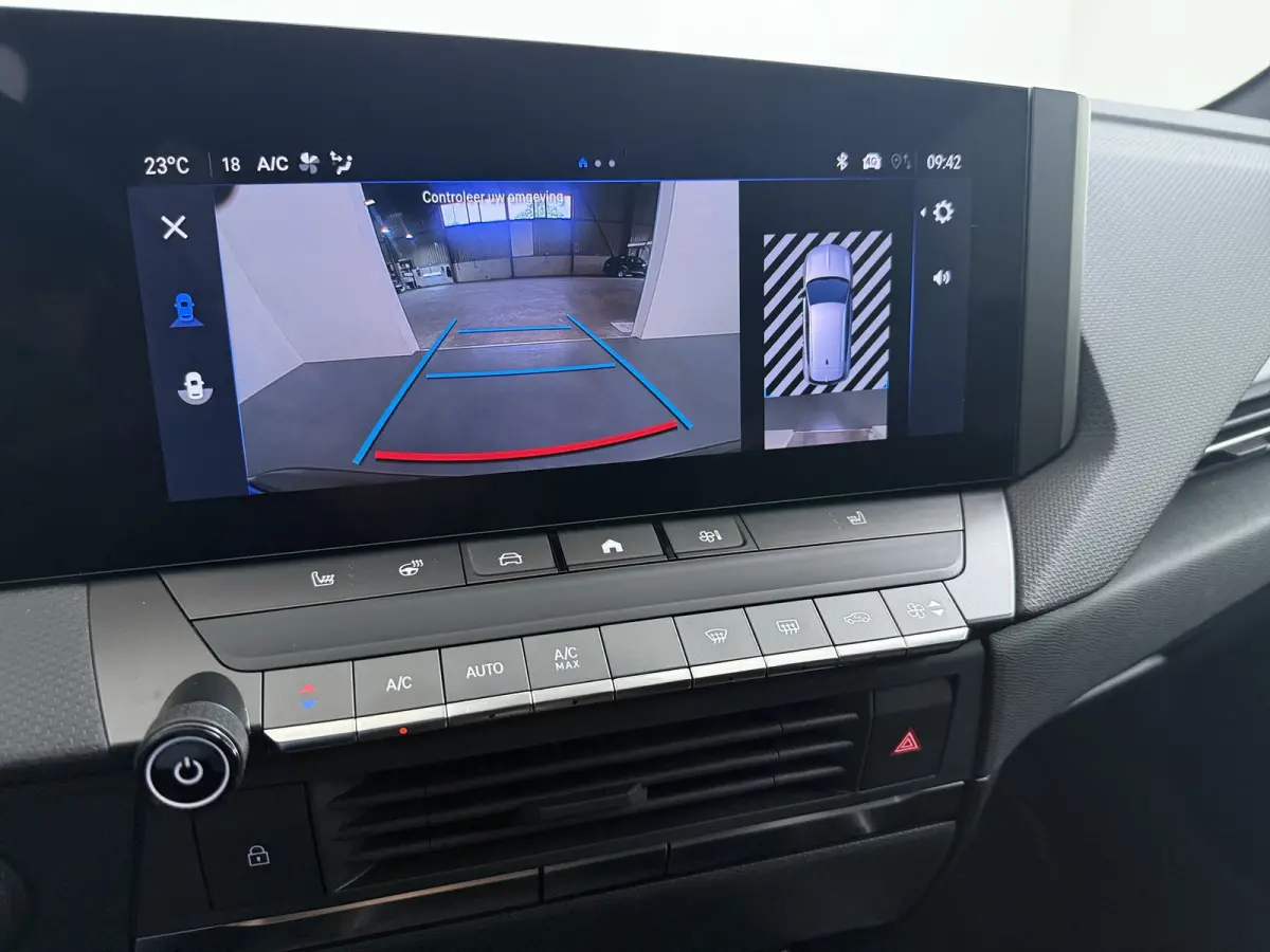 1.2 Turbo Hybrid Business Edition / Navigatie / Camera / Parkeersensoren / Stuur -en Stoelverwarmd / Keyless / Carplay / 17'' LMV